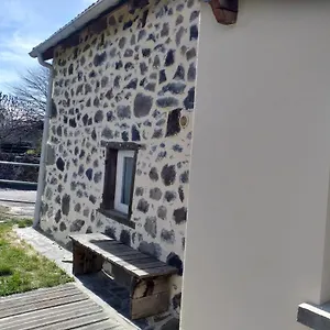 Location Insolite Dans Un Four A Pain Saint-Etienne-de-Carlat