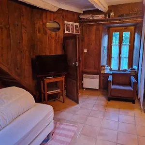 Maison Du Pays De Salers Dans Le Parc Des Volcans D'auvergne Saint-Projet-de-Salers